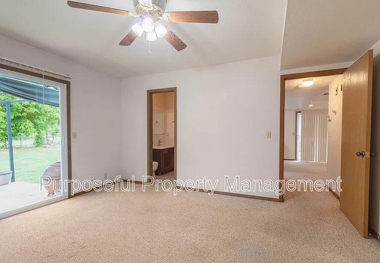 216 N Fretz Ave — Photo 12