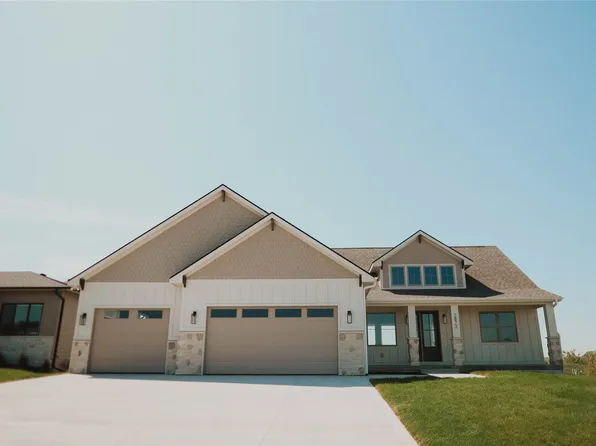 2872 NW Beechwood Dr, Grimes, IA 50111