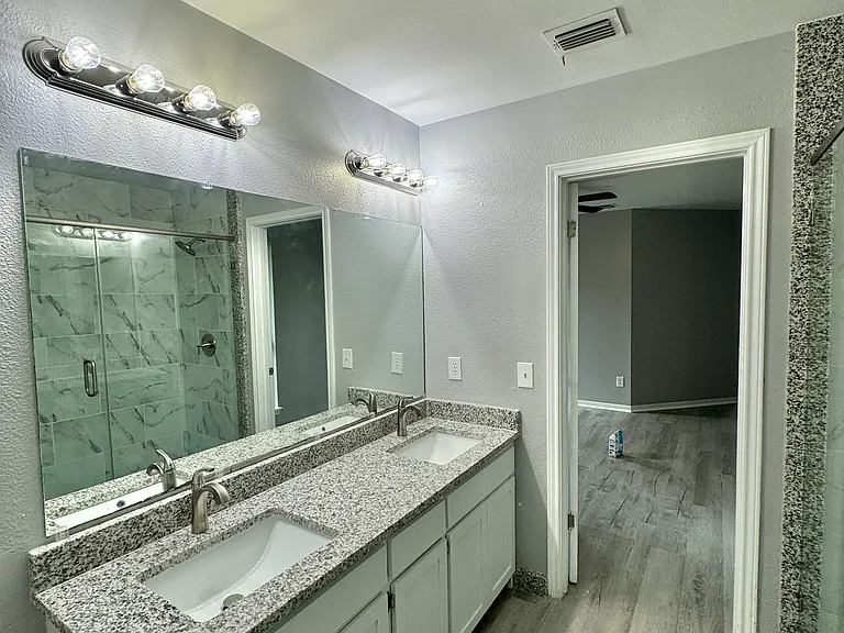 2842 Quebec Dr — Photo 24