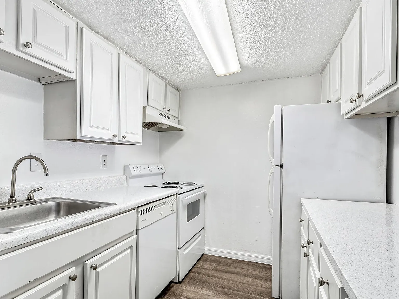 Greenwich Commons Apartment Homes — Photo 3