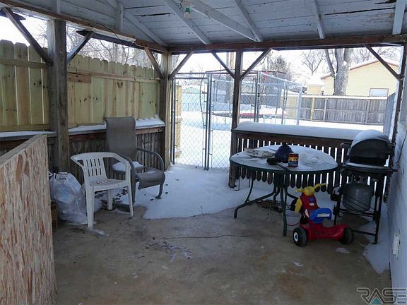 3rd image of 508 S Holly Ave