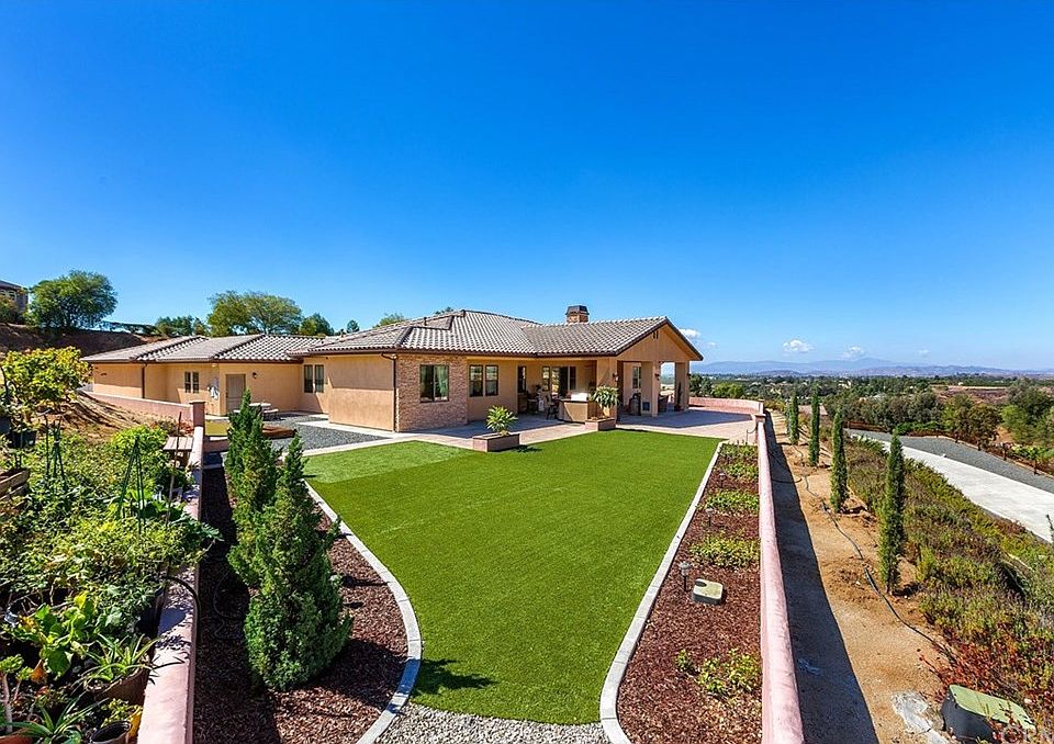 1st image of 37565 Via De Los Arboles