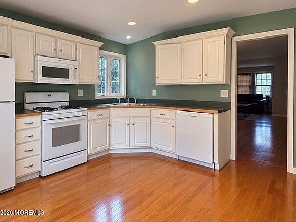 4th image of 20 Washington St APT B