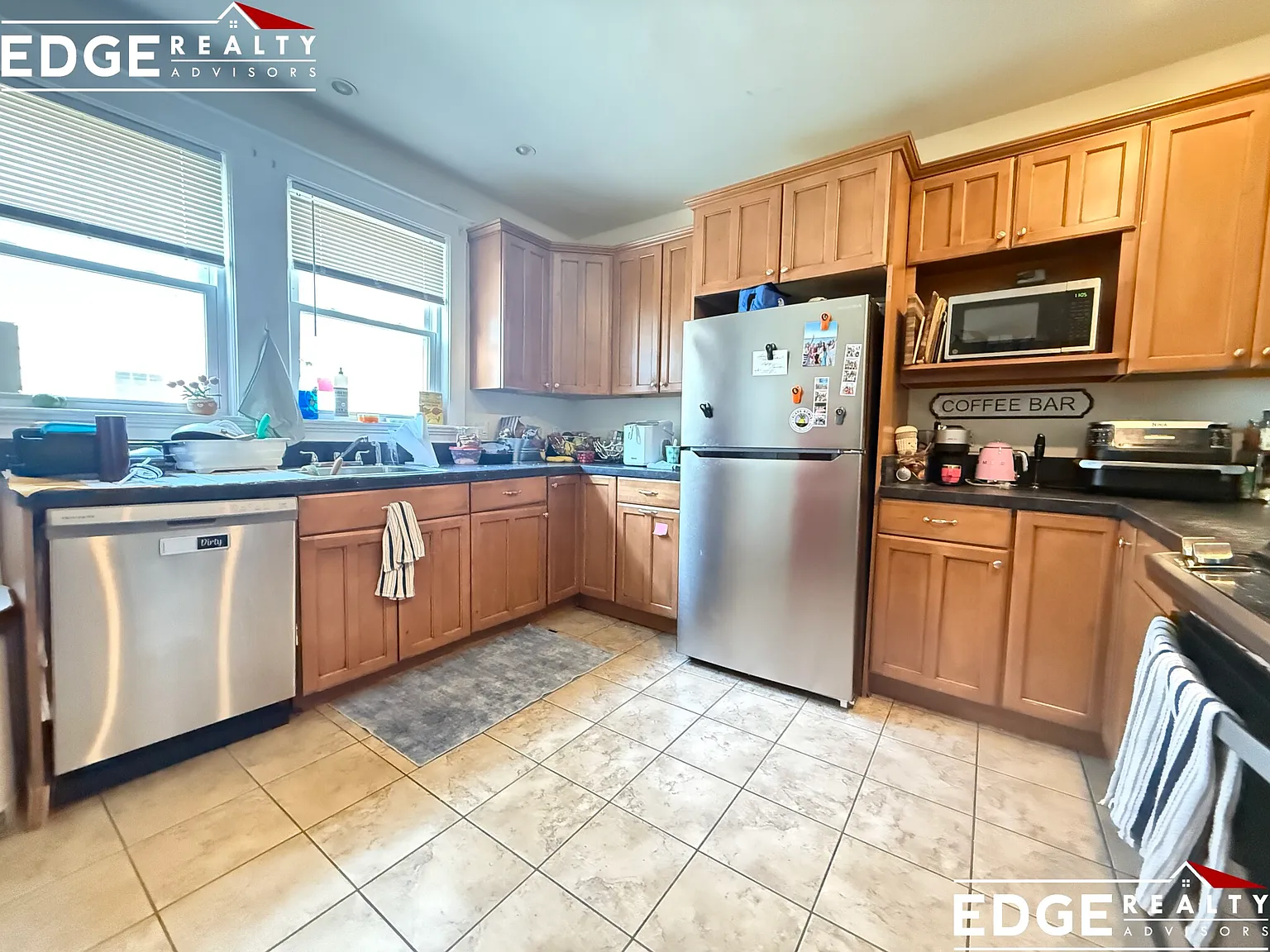 6 bed, 2200 sqft, $9,800 — Photo 2