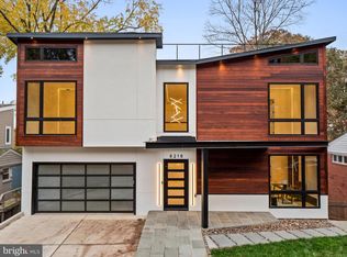 6216 Crathie Ln, Bethesda, MD 20816