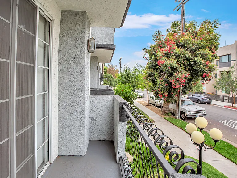 10823 Hortense St — Photo 12