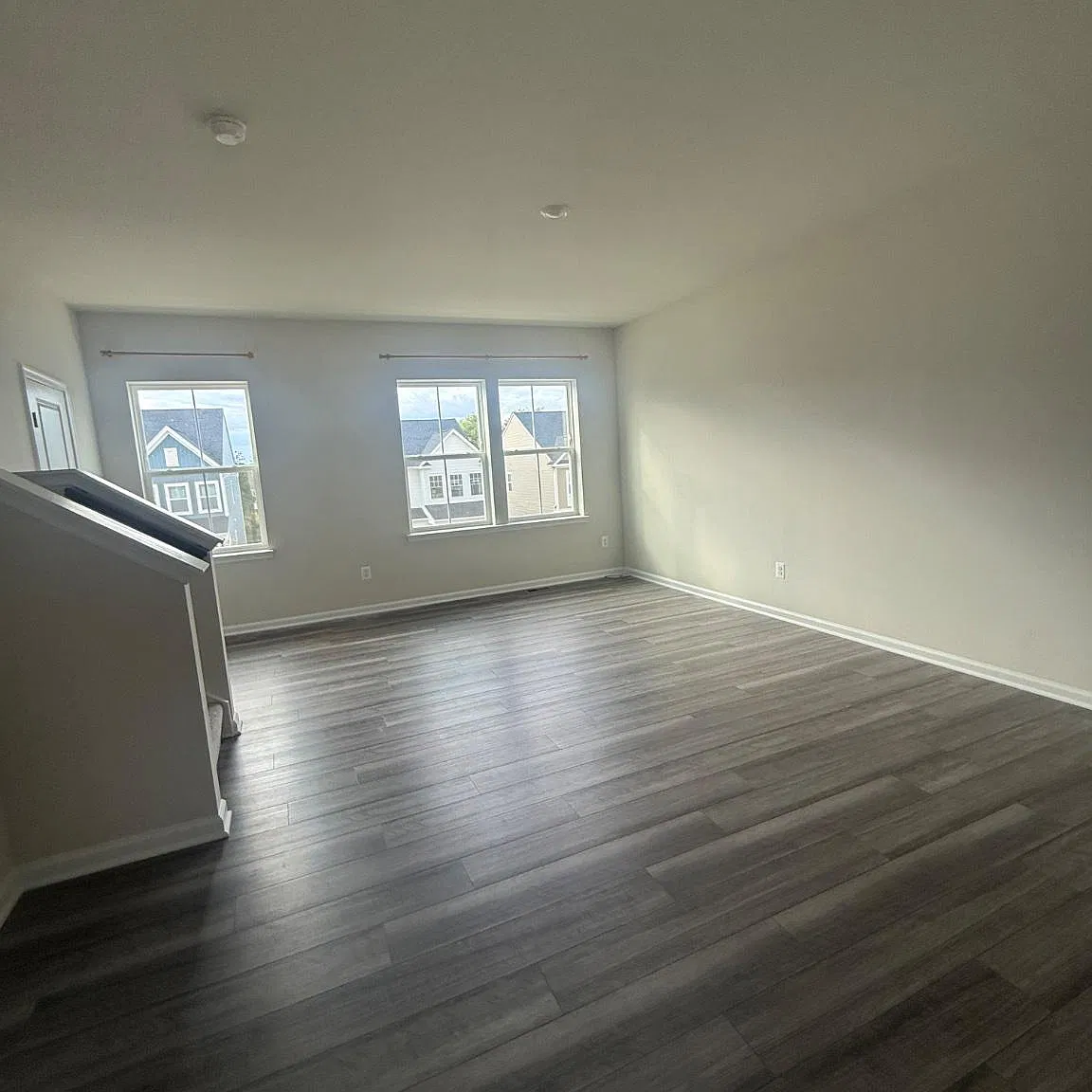 3 bed, 4.0 bath, $2,200 — Photo 4