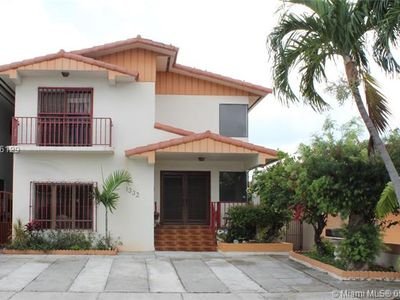 1332 W 42nd Pl, Hialeah, FL, 33012