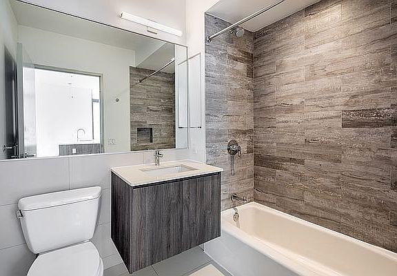 4th image of 4107 Crescent St APT 3G