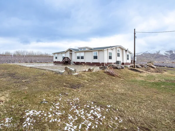 1131 Schraeder Rd, Tieton, WA 98947