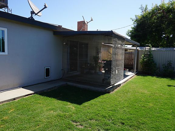 4th image of 3207 E Laurel Ave