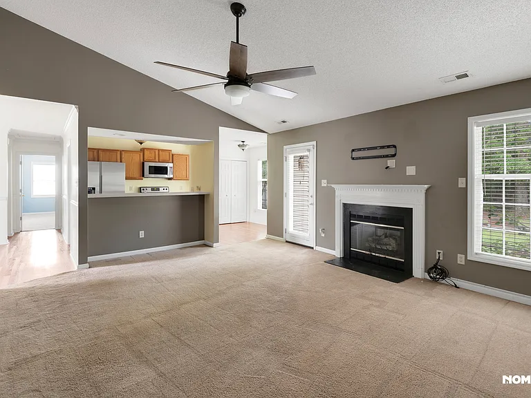 216 Stone Point Ln — Photo 9