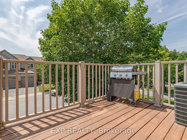 960 Messor Cres — Photo 17
