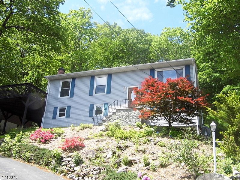 366 High Crest Dr, West Milford, NJ 07480 Zillow