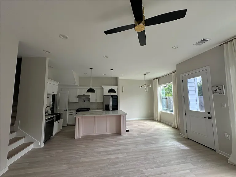 2032 W Tidwell Rd — Photo 5