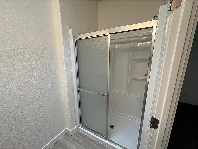 242 N Hooker St — Photo 11