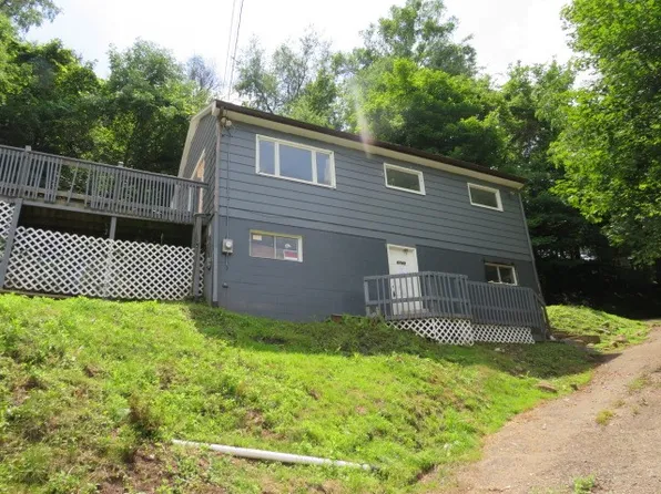 6740 Smithfield St, McKeesport, PA 15135