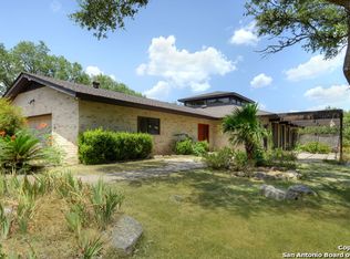 9203 Schoolhouse Rd, San Antonio, TX 78255