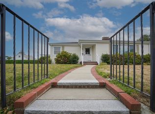 22 Smith St, Dartmouth, MA 02748