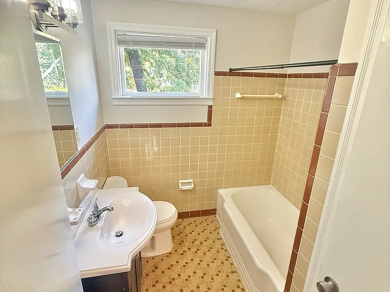 1035 Indigo Ave — Photo 17