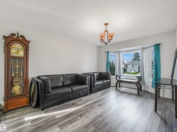 5th image of 3467 39th St NW
