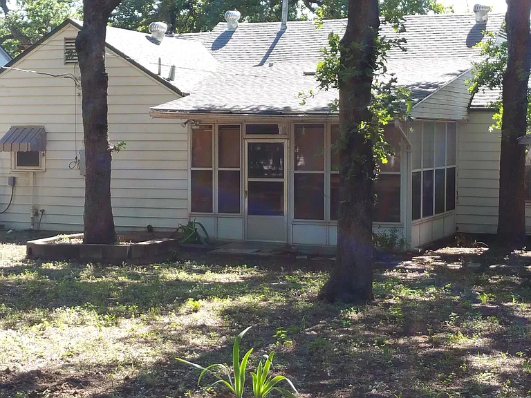 1905 Layton Ave — Photo 9
