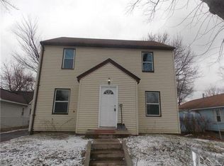 1004 Lakeview St, Waterford, MI 48328