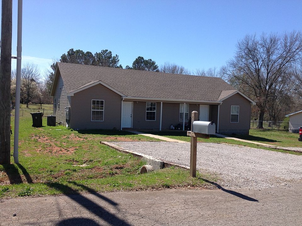 2nd image of 120 Darnell Pl