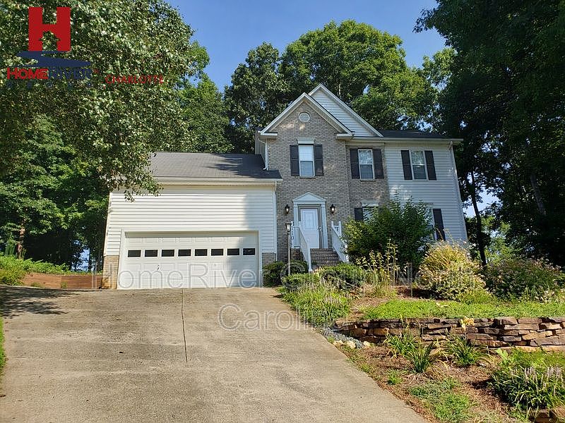 2nd image of 110 Wembly Ct