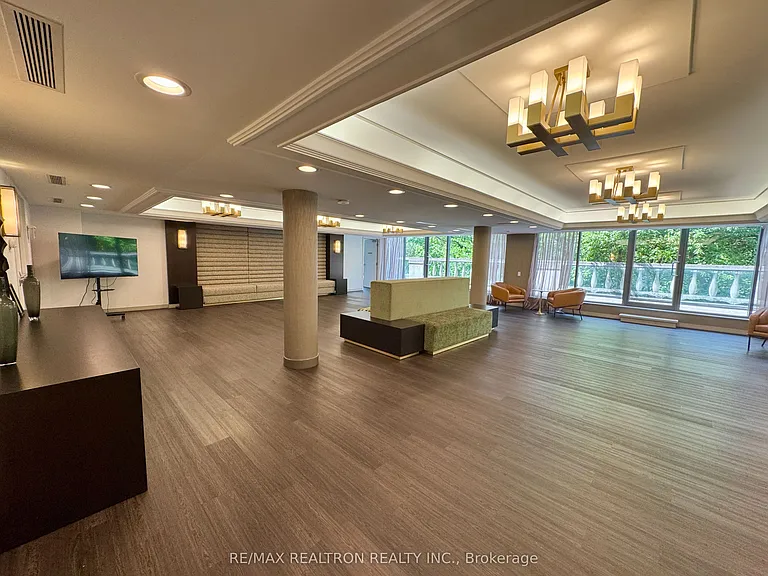 388 Bloor St E #1107 — Photo 34
