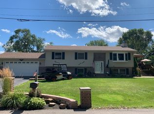 37620 N Sheridan Rd, Beach Park, IL 60087