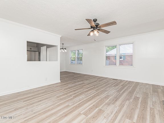 4th image of 1009 River Street