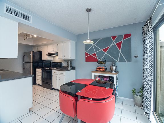 2nd image of 1263 N 84th Pl