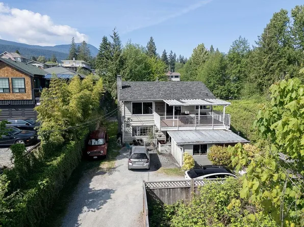 710 Gibsons Way, Gibsons, BC V0N 1V9