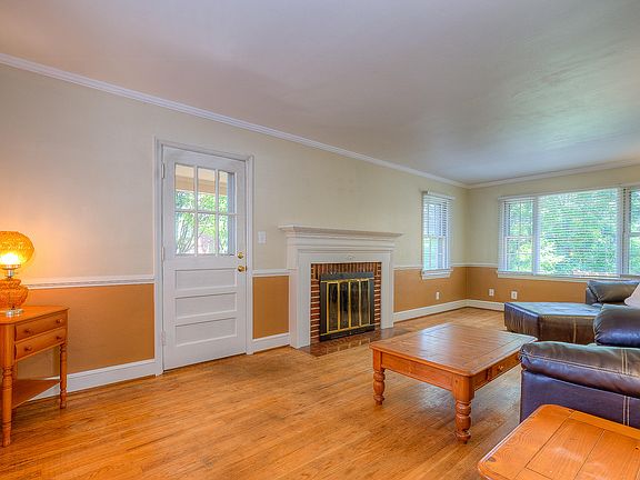4th image of 3635 Sunrise Ave NW