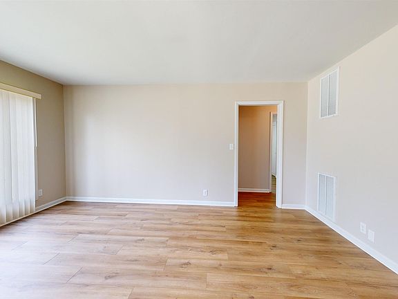 3rd image of 109 Leland Ave