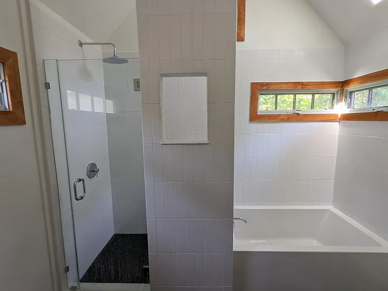 1421 Woodland Dr — Photo 23