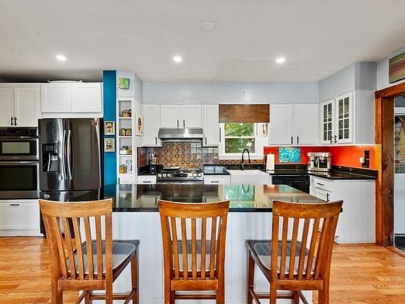 2nd image of 28 Gordon Rd
