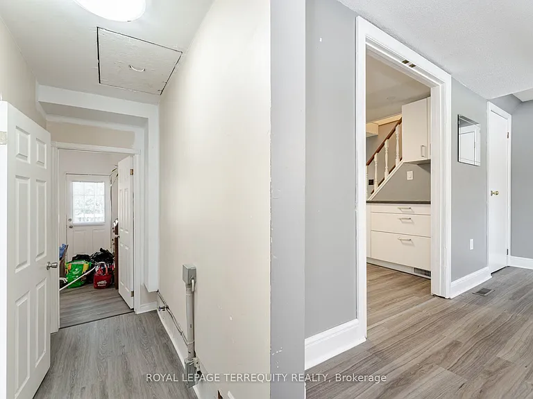 16 Royal Ave — Photo 16