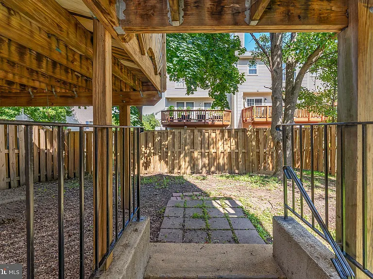 6219 Bella Dr — Photo 36