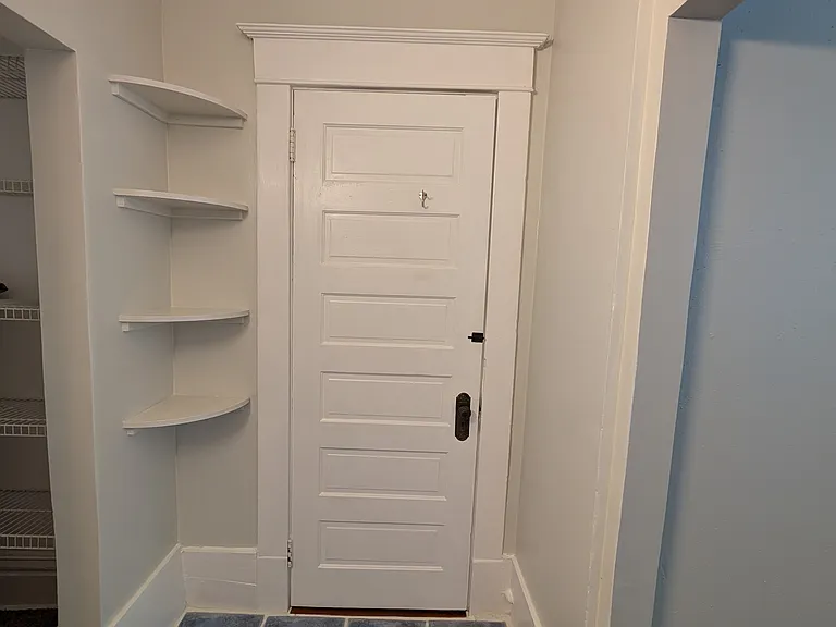 Bathroom 1.