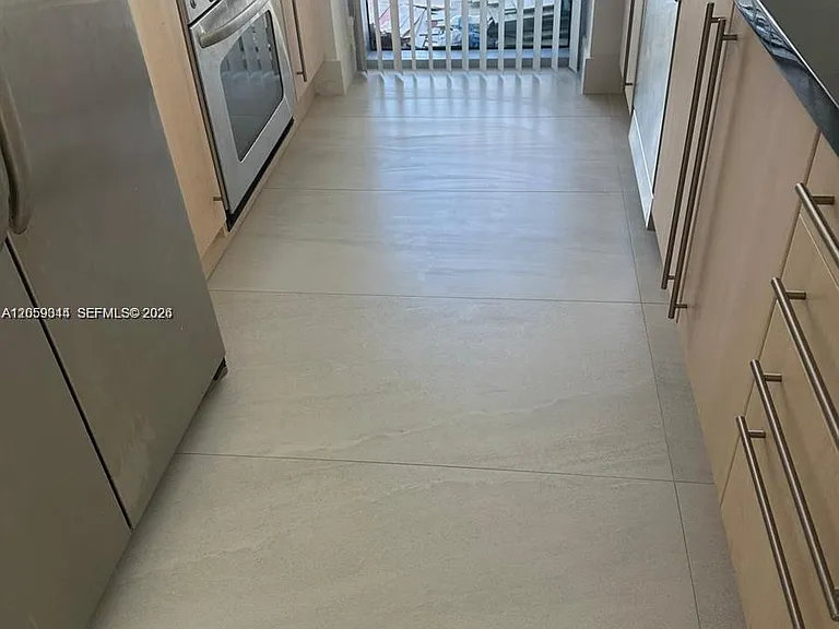 1111 SW 1st Ave #1720 — Photo 3