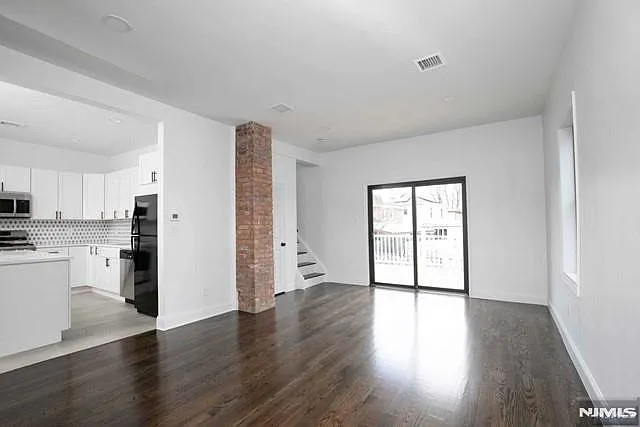59 Liberty St — Photo 6