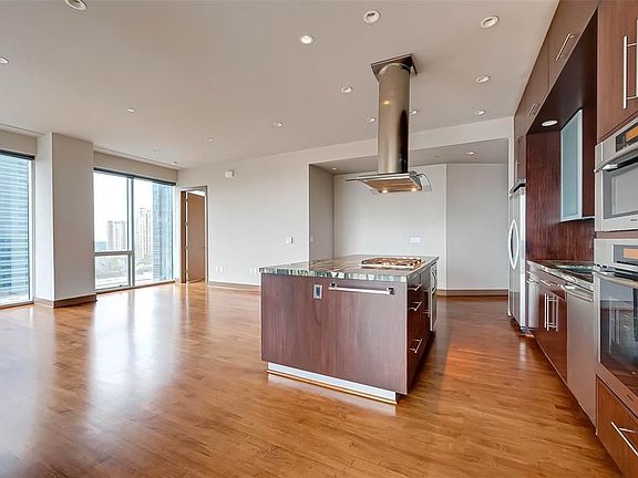 2nd image of 1600 Post Oak Blvd Unit 1301