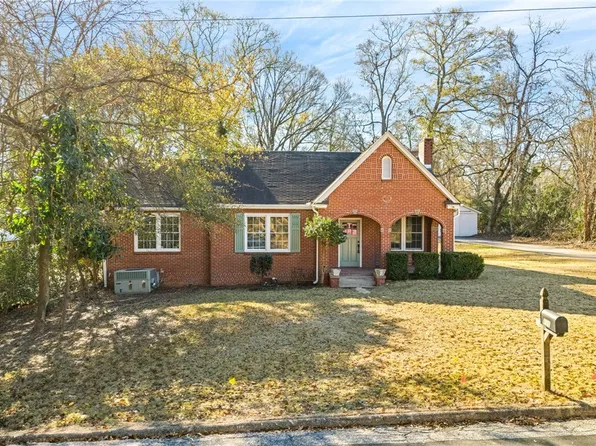 111 Vaughan Ave, Opelika, AL 36801