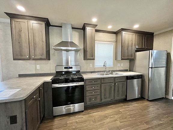 4th image of 3701 2nd St #395