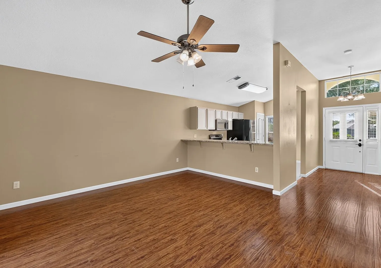 Immaculate 2 Bedroom / 2 Bathroom In Country Club Of Mount Dora! — Photo 4