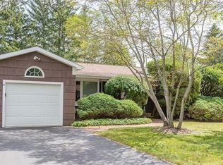 201 Stonecrest Dr, Syracuse, NY 13214