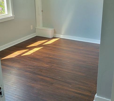 5th image of 23-27 Longfellow Ct #23