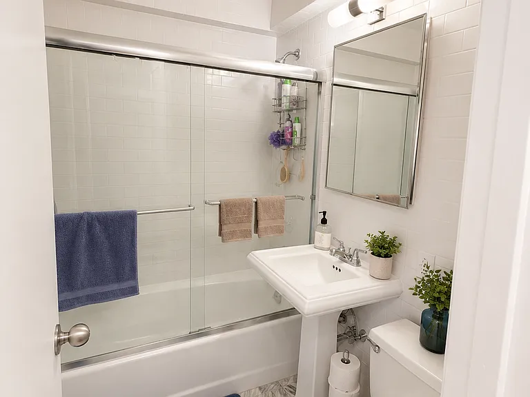 511 E 80th St #1B — Photo 6